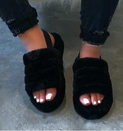 Plus size thick bottom plush slippers Black Slippers - Plushie Depot